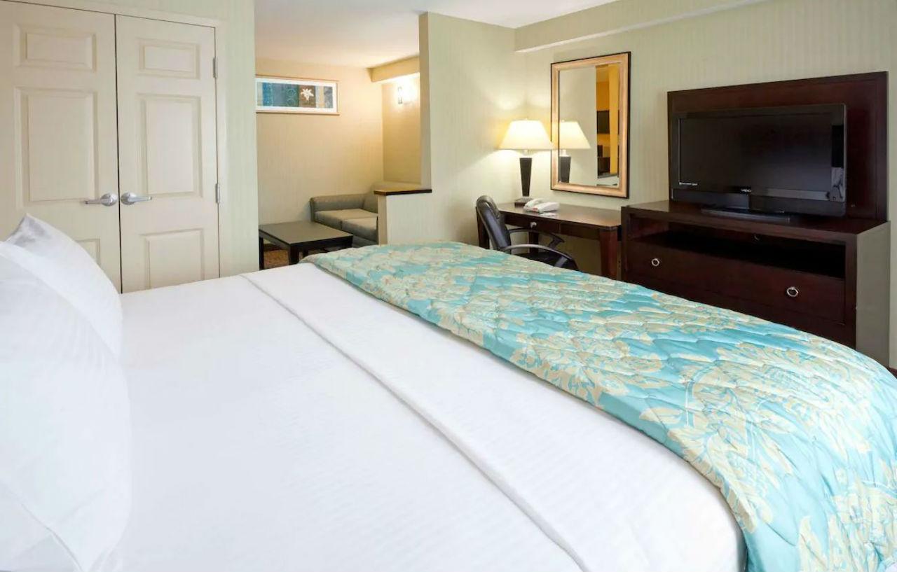 La Quinta Inn By Wyndham West Long Branch Nj Shore Area Exteriér fotografie
